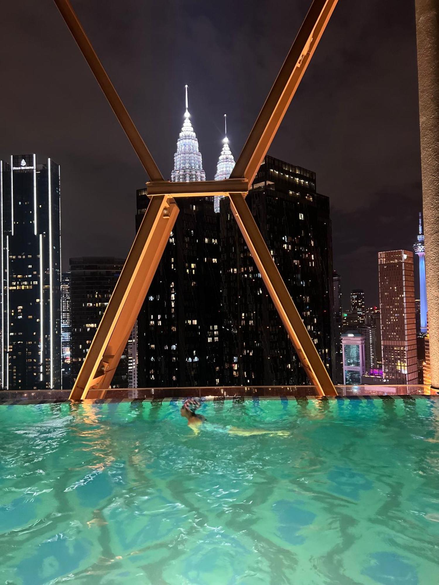 Scarletz Suites Kuala Lumpur By City Center Ngoại thất bức ảnh